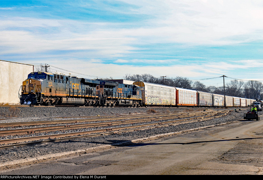 CSX 976 on Q-567